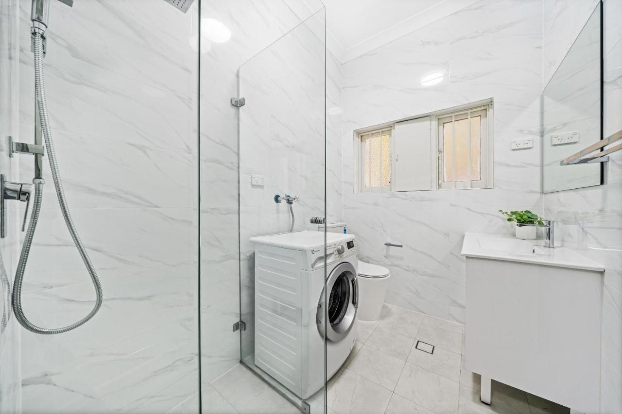 Burwood New 2 Bedroom 2 Bathroom Apartment Sidney Dış mekan fotoğraf